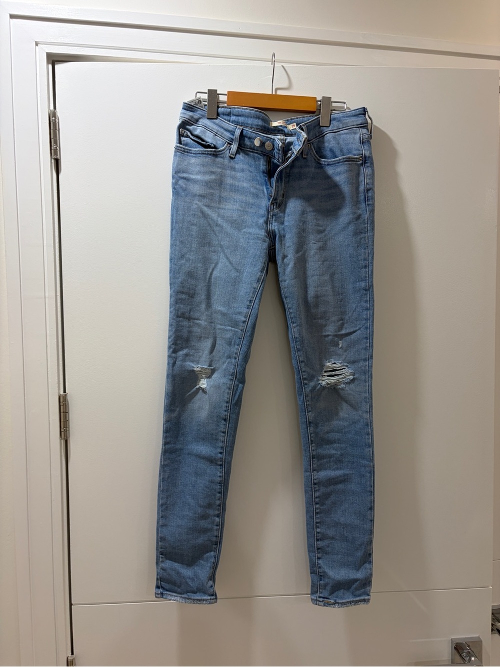 Levi's Light Blue High-Rise Distressed Women's Jeans